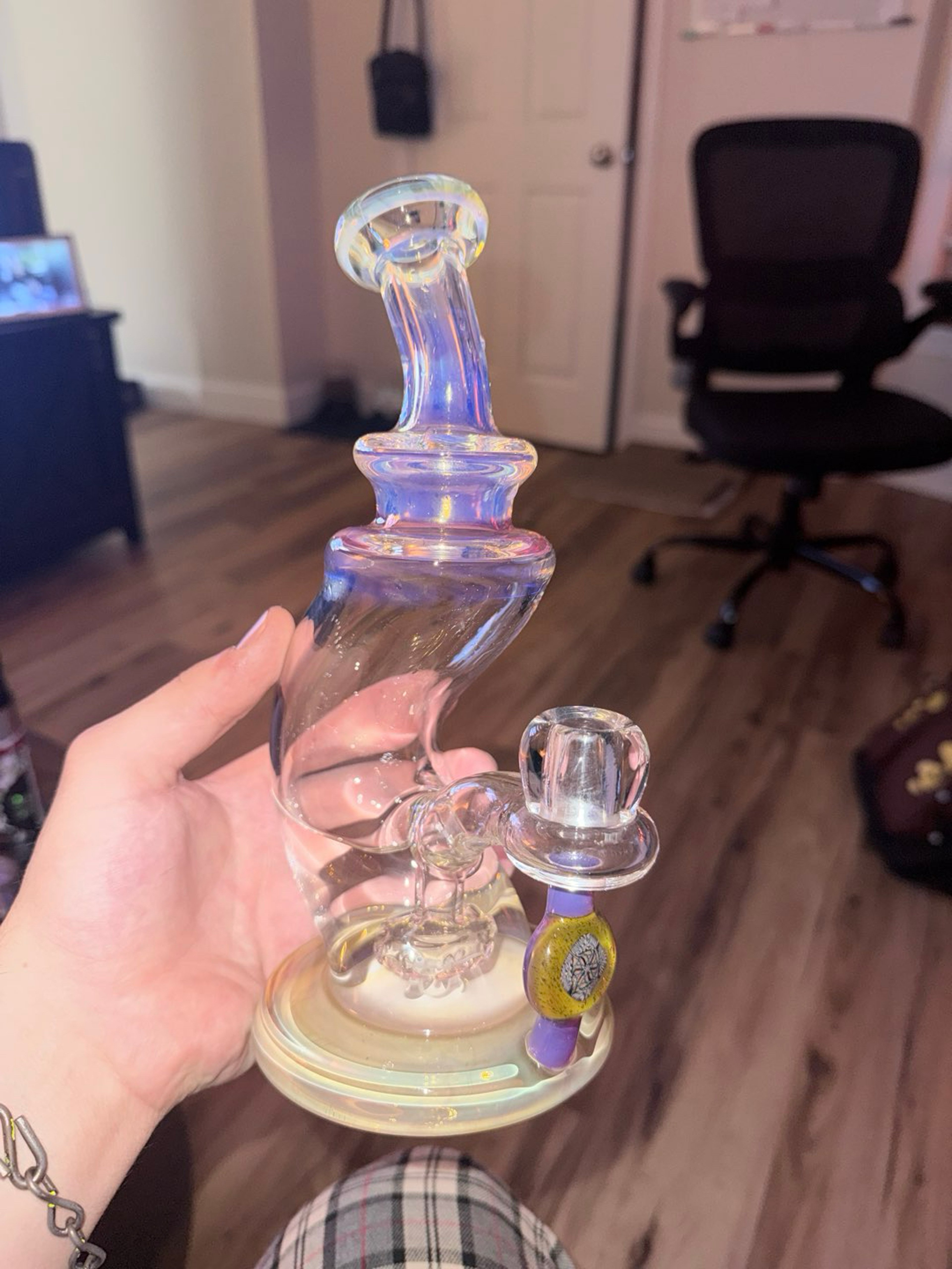 Preview pic of Curved zong oil rig