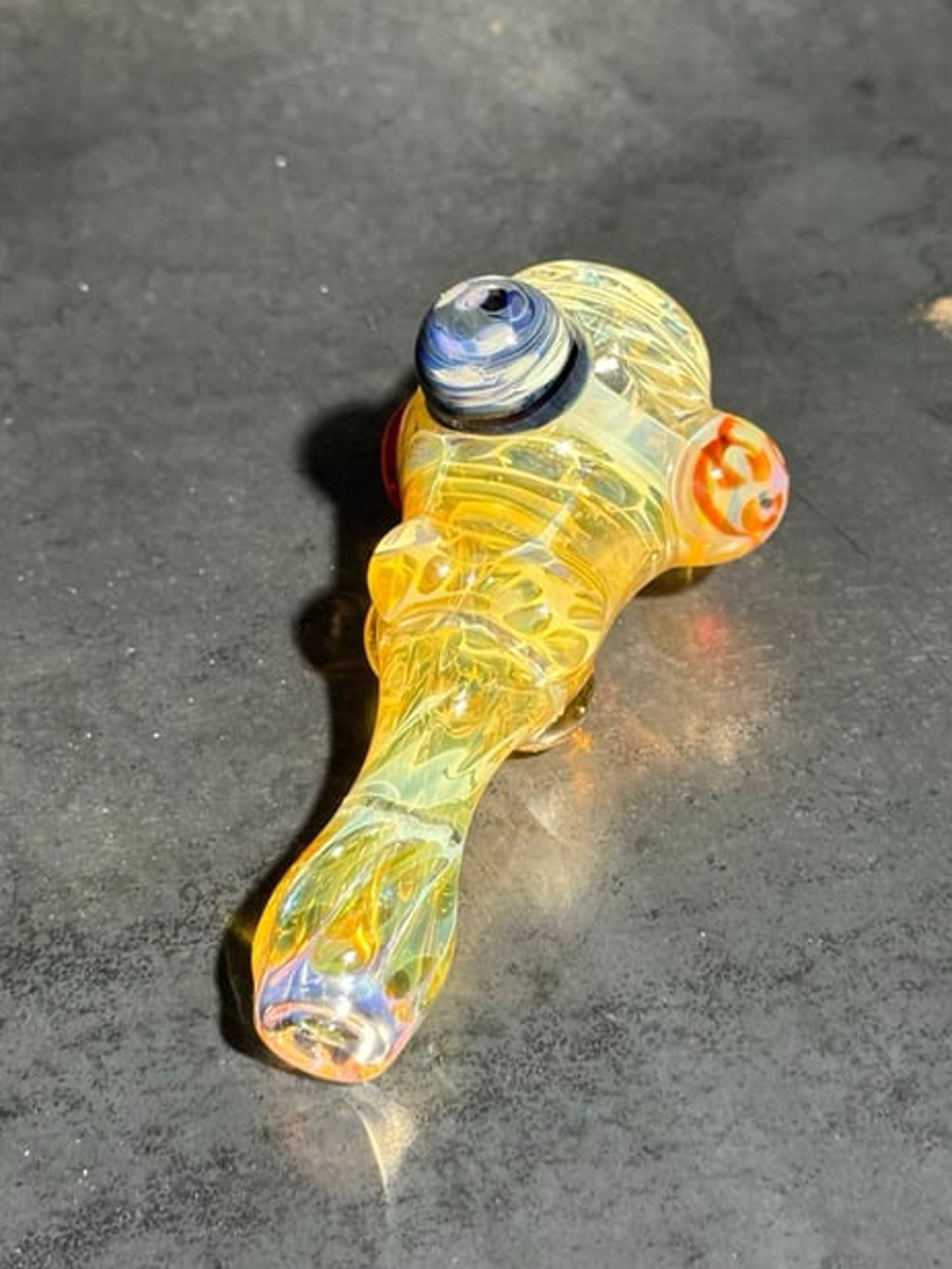 Preview pic of 1 hitter chillum gold silver fume