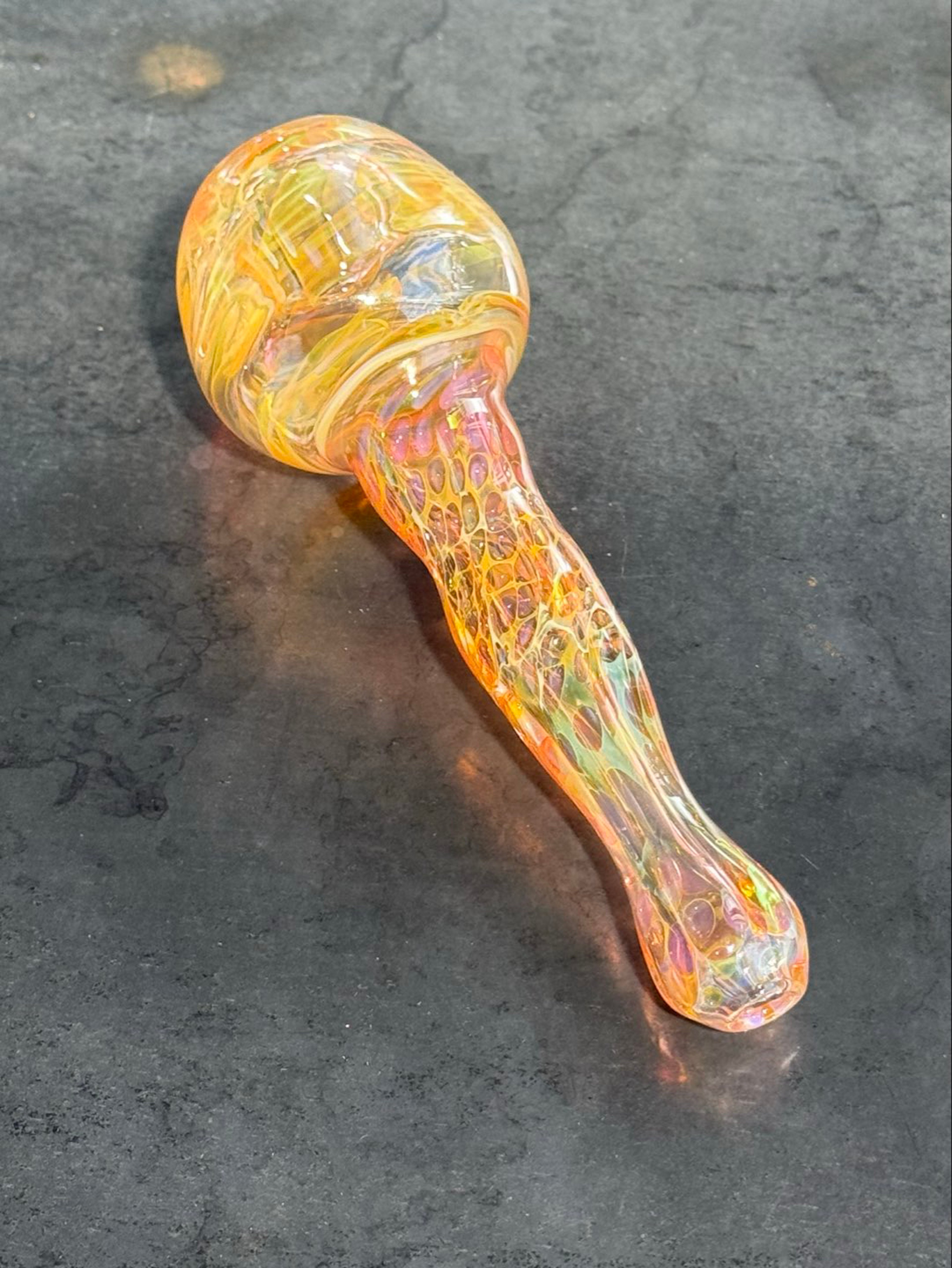 Preview pic of chillum gold silver fume.
