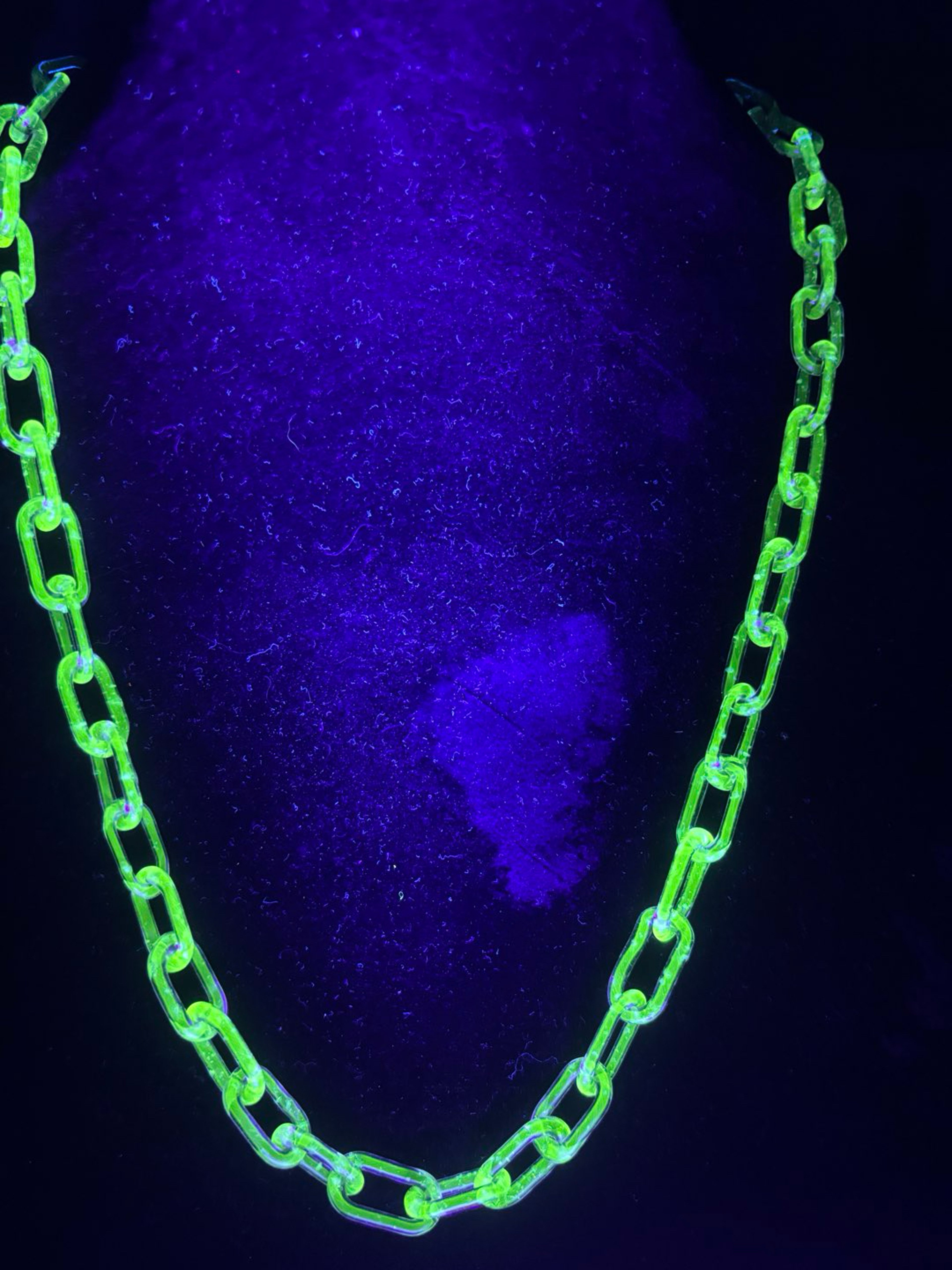 Preview pic of Crushed opal over ion chain