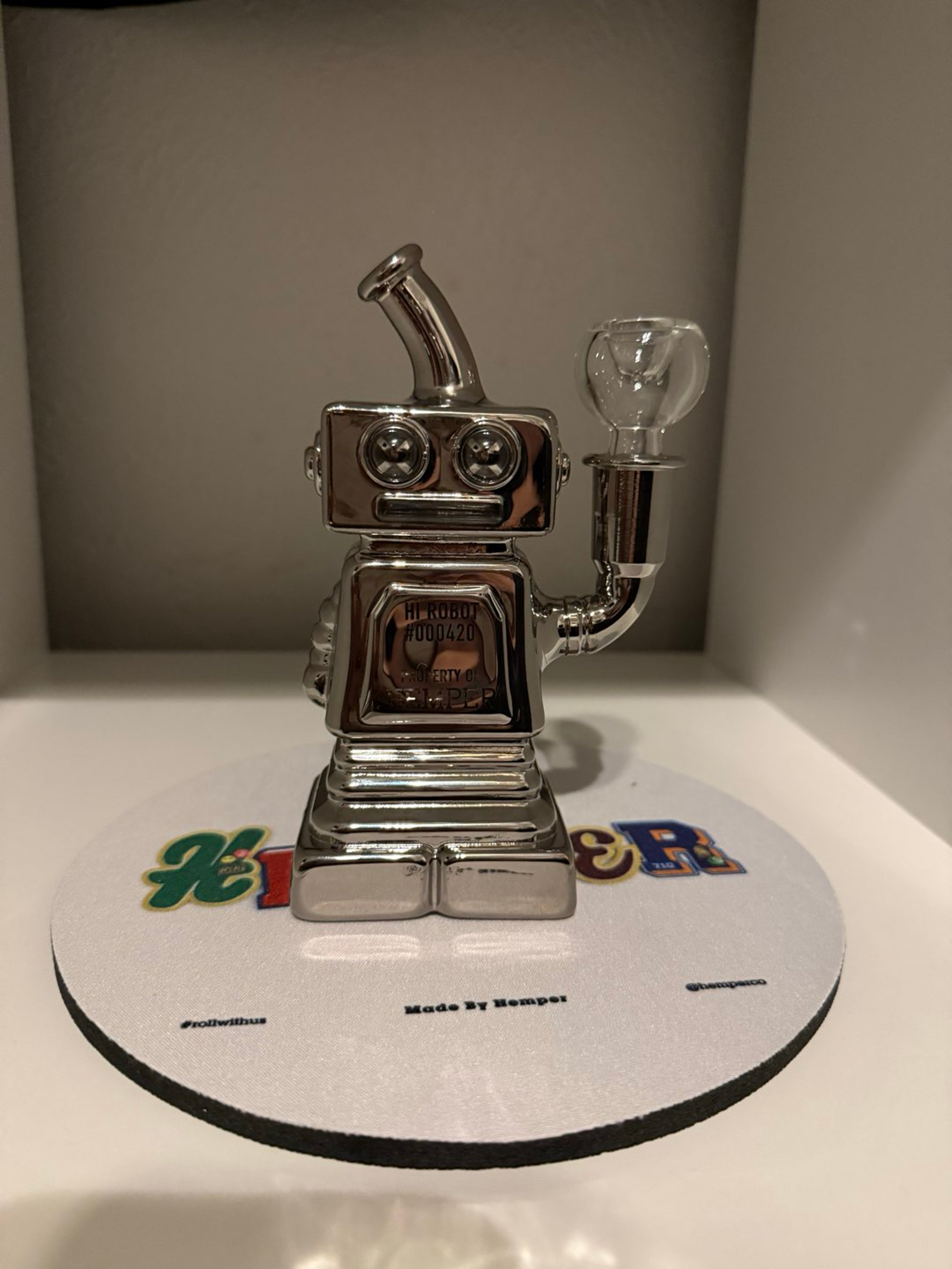 Preview pic of Hemper Hi-Robot Bong