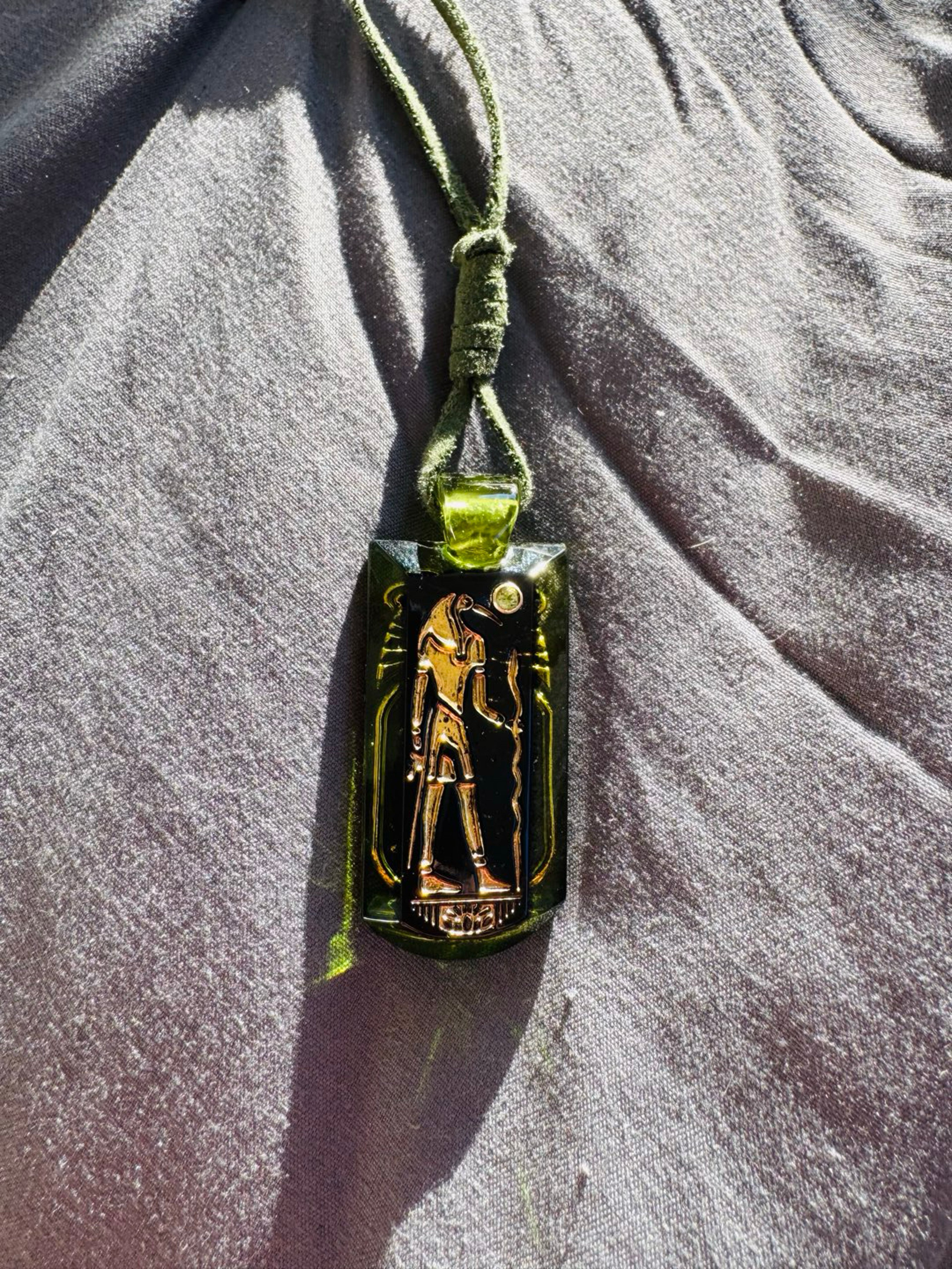 Preview pic of GREENT GLASS Toth/Hateraide/peridot gem stone 24k real gold inlay pendant
