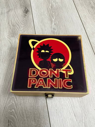 Preview pic of Rick and Morty large rolling matching set 1