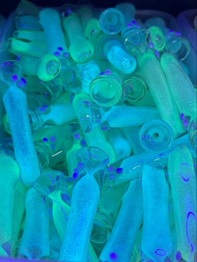 Preview pic of Marbled Glow in the Dark UV Reactive Chillums ($5/ea)