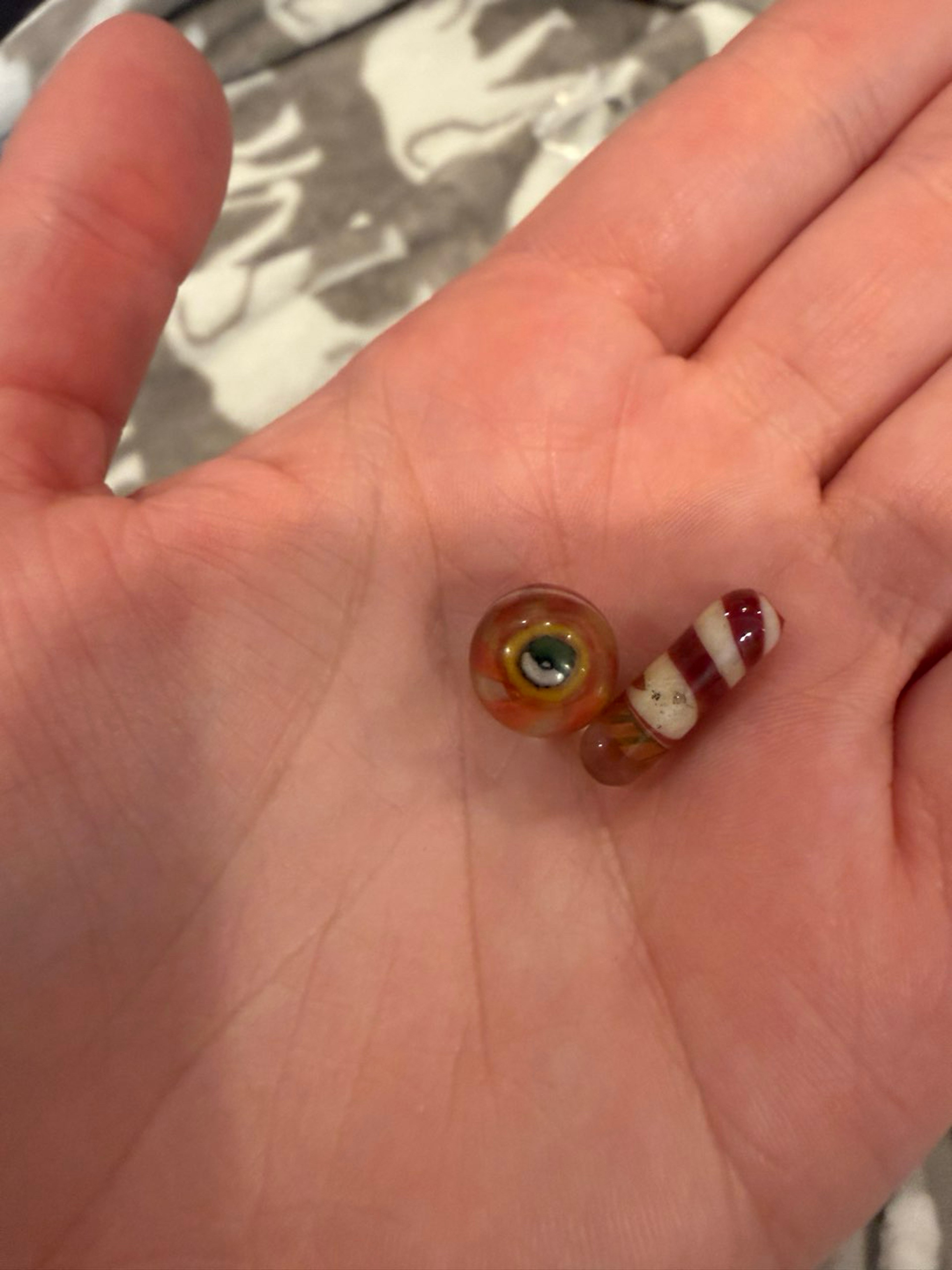 Preview pic of Pokémon ball pilar & marble set