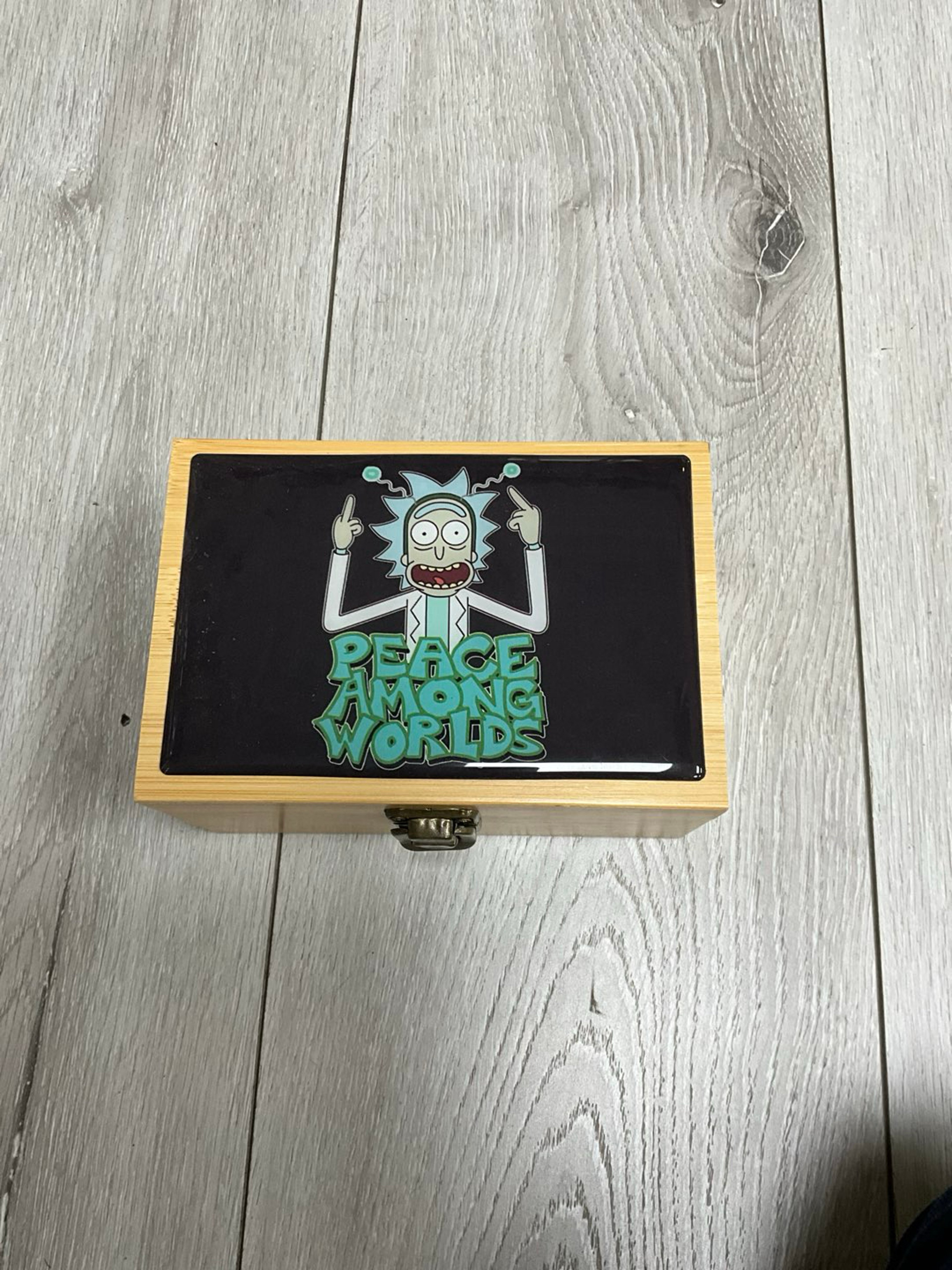 Rick and Morty medium rolling matching set 3 image 0