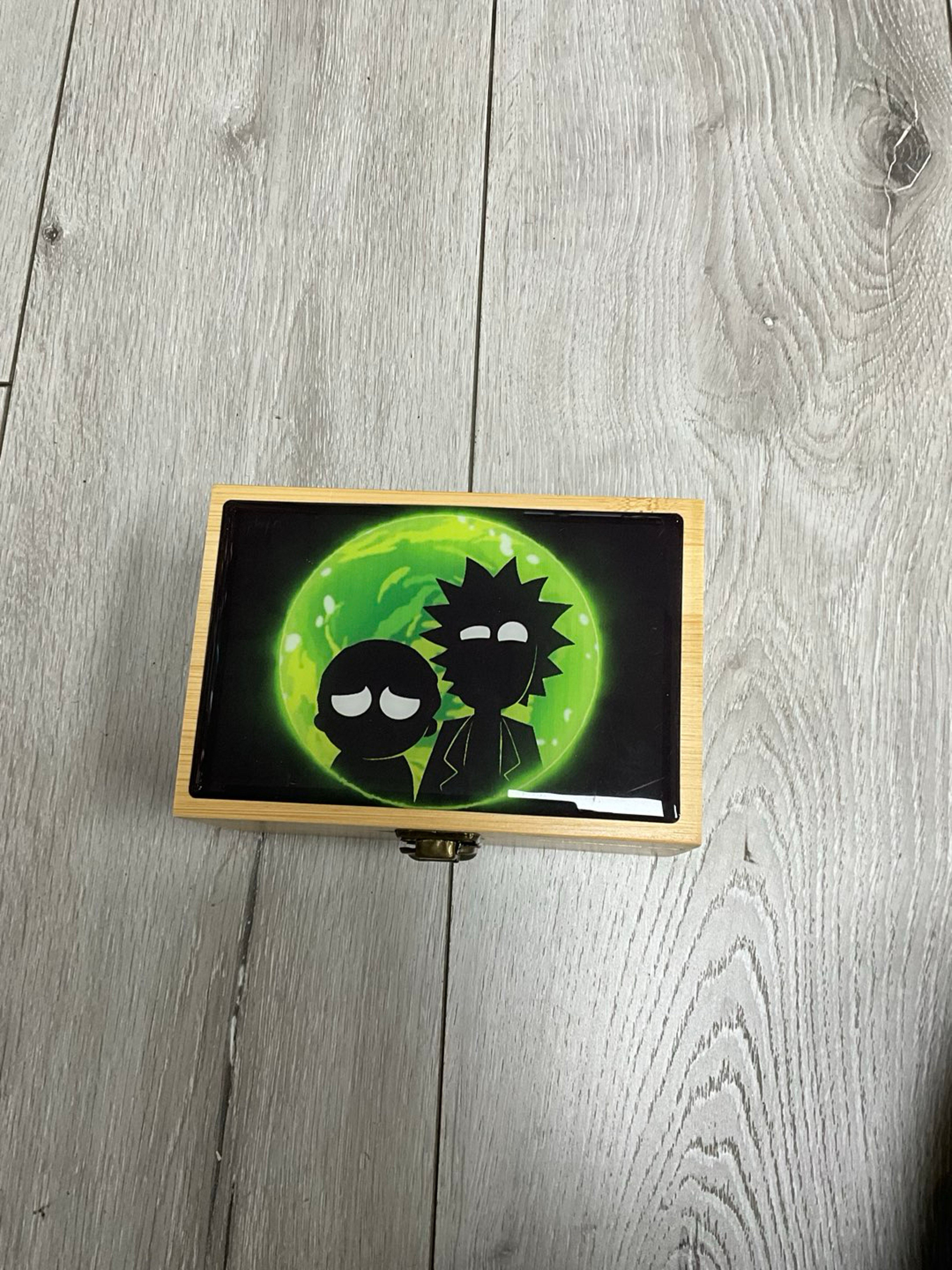 Rick and Morty medium rolling matching set 4 image 0