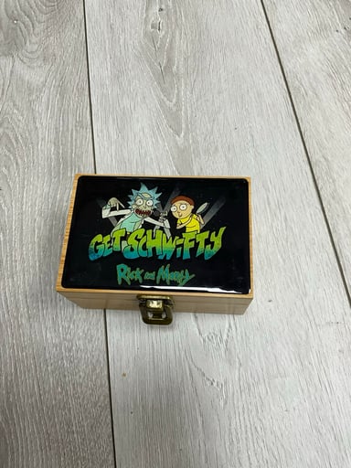 Preview pic of Rick and Morty small rolling matching set 1