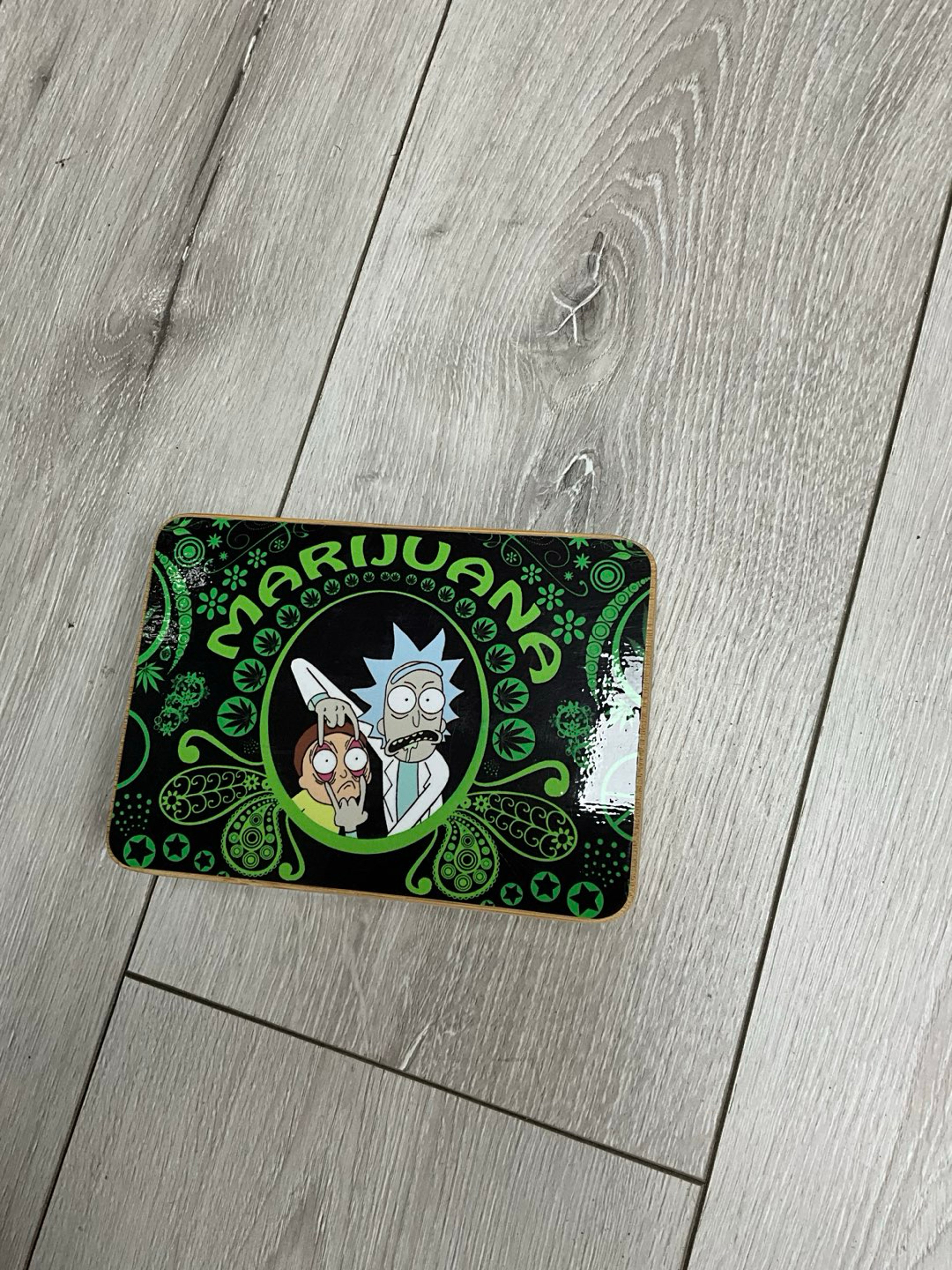 Preview pic of Rick and Morty small rolling tray set 2