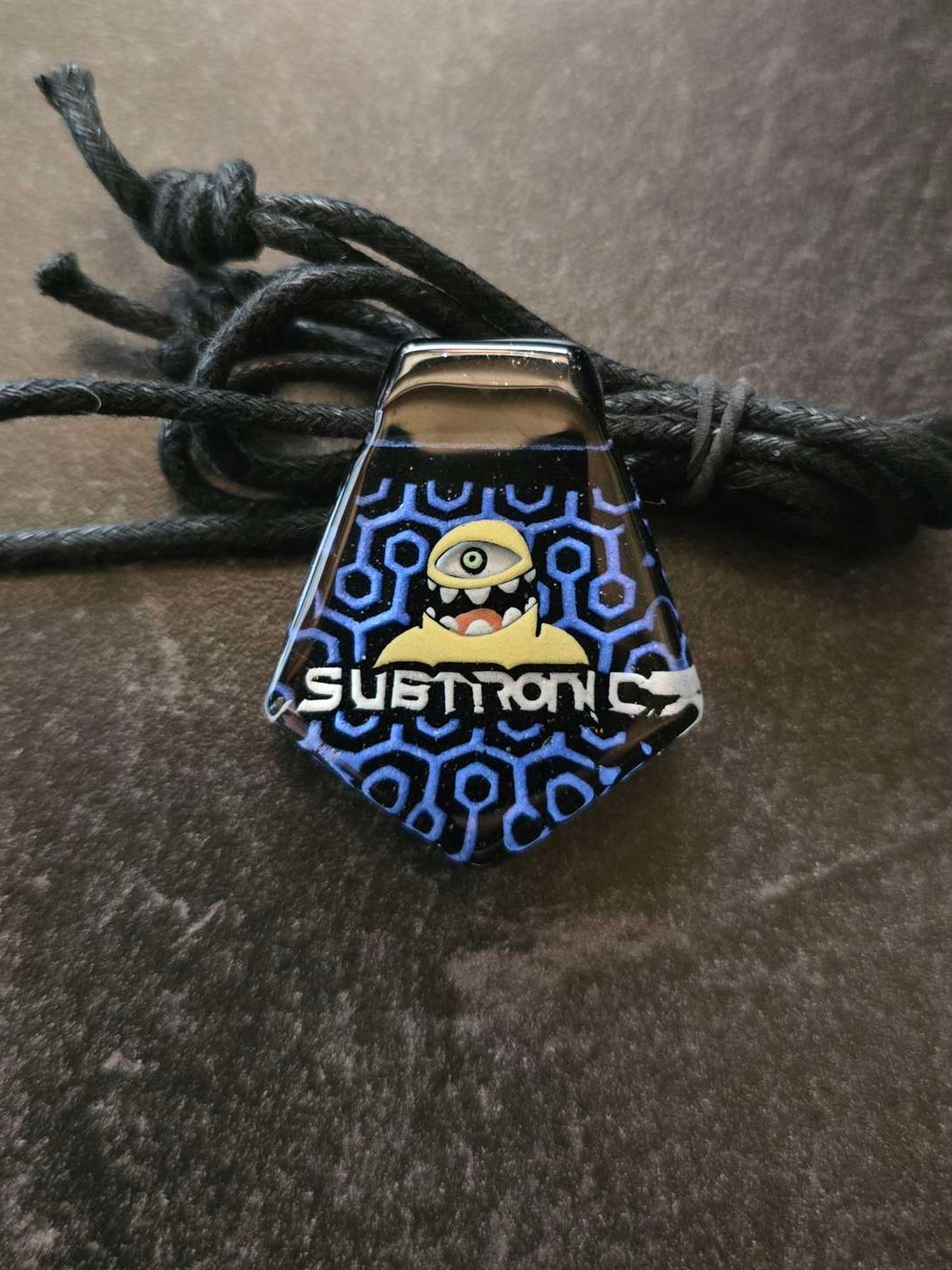 Preview pic of Subtronics Layered Glow Pendant
