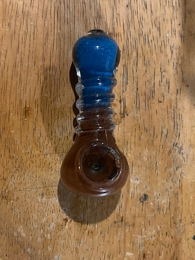 Preview pic of Brown and blue spoon pipe