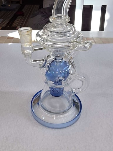 Preview pic of Medium-Sized Blue Recycler