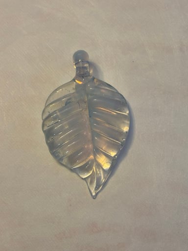 Preview pic of Leaf pendant