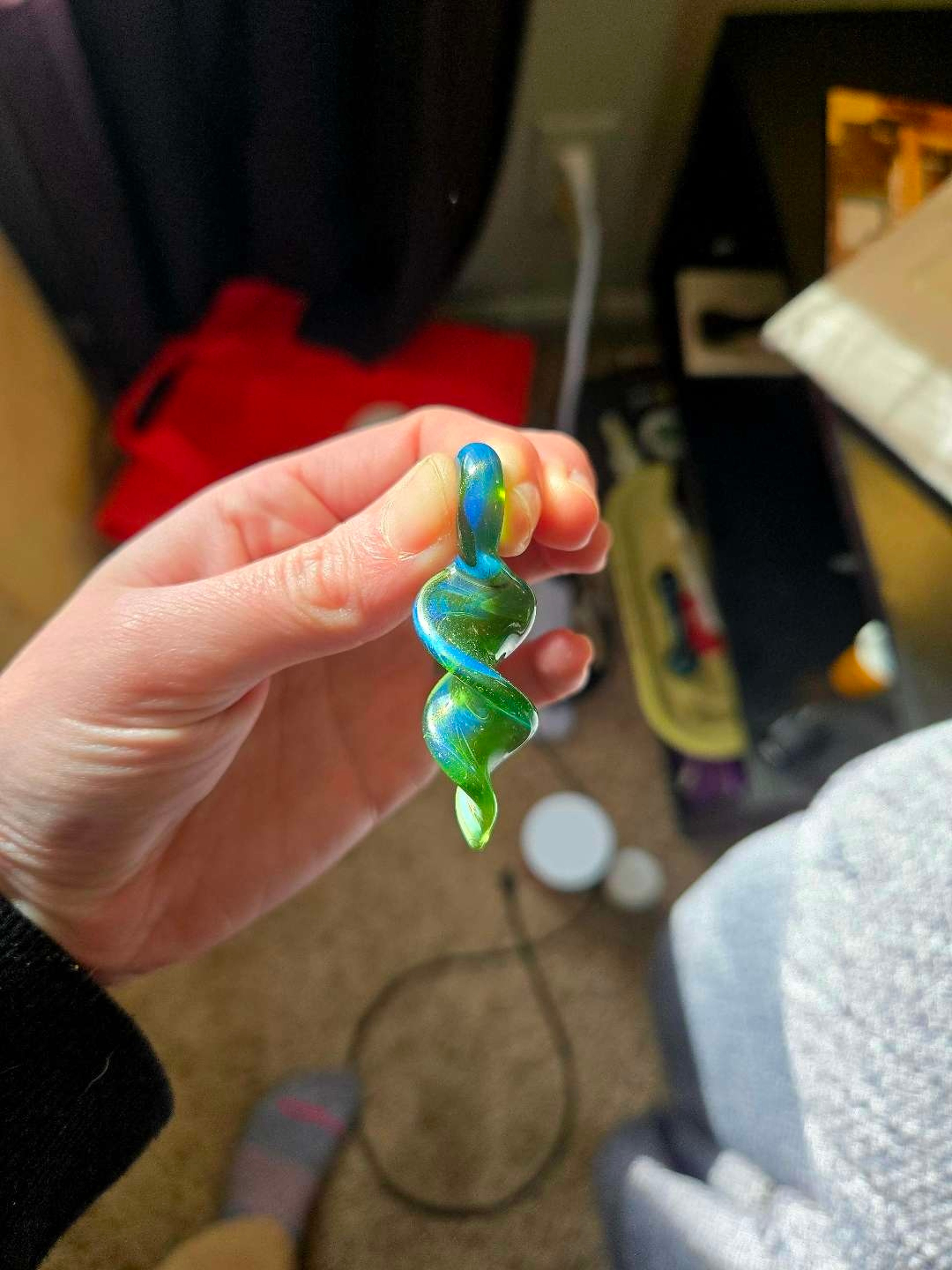 Sparkly Twist Pendant image 0