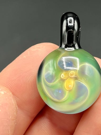 Preview pic of Fumy colored flower pendant.
