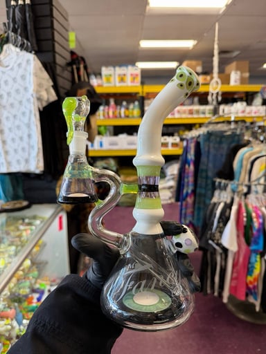 Preview pic of Beaker Waterpipe