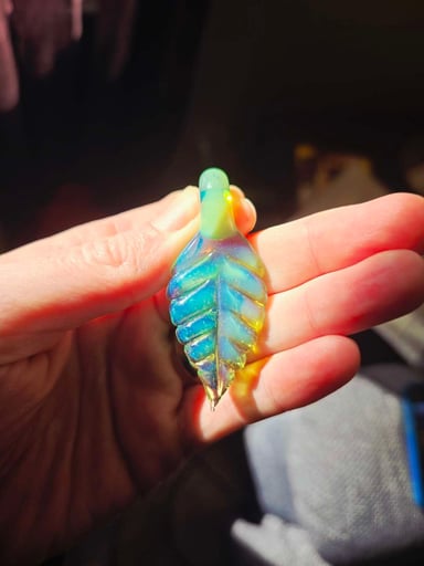 Preview pic of Sea Slyme Leaf Pendant