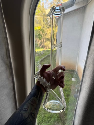 Preview pic of Rawlins Glass/ Olympic Glass Beaker bottom (THICK)