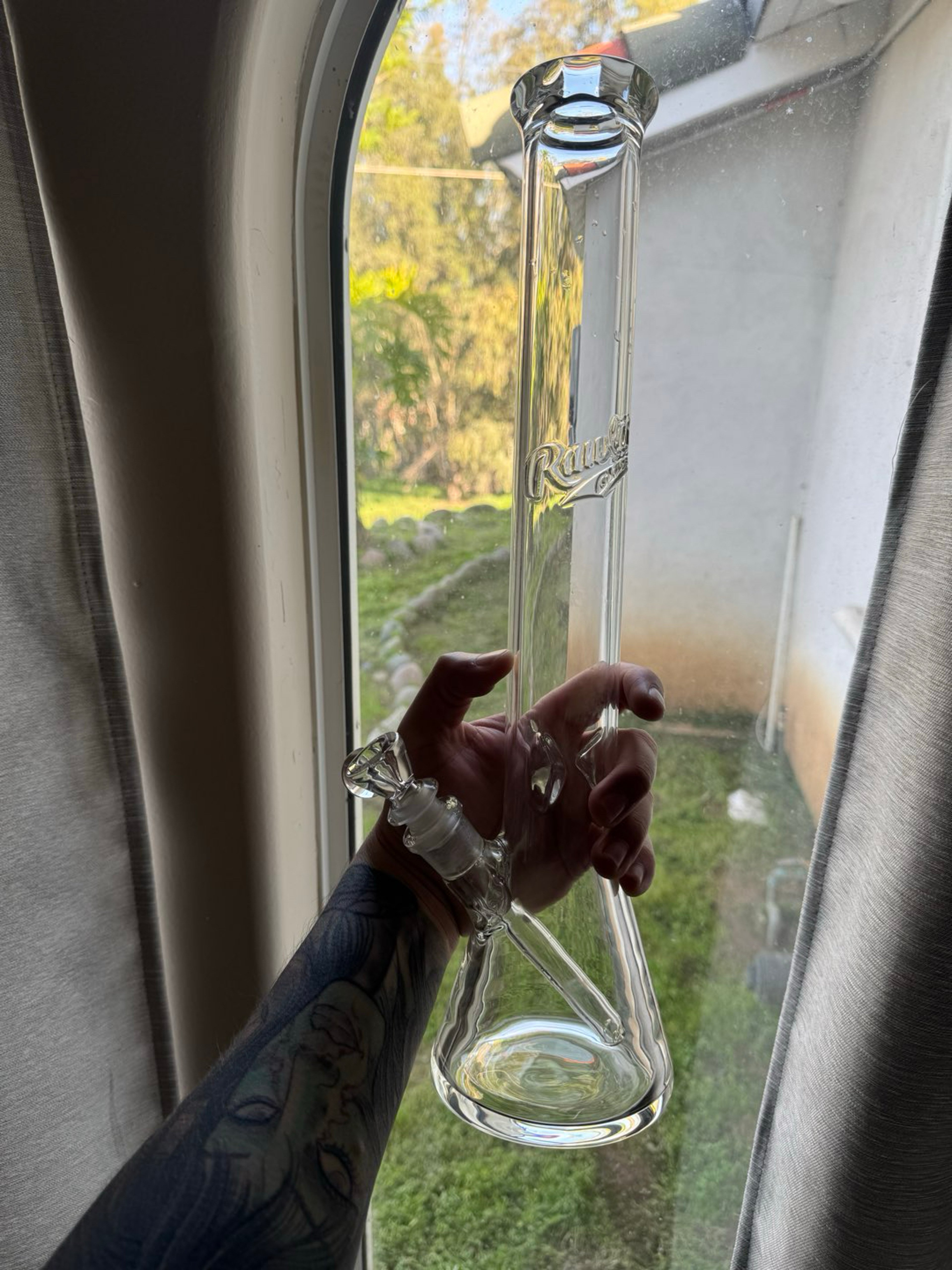 Rawlins Glass/ Olympic Glass Beaker bottom (THICK) image 0