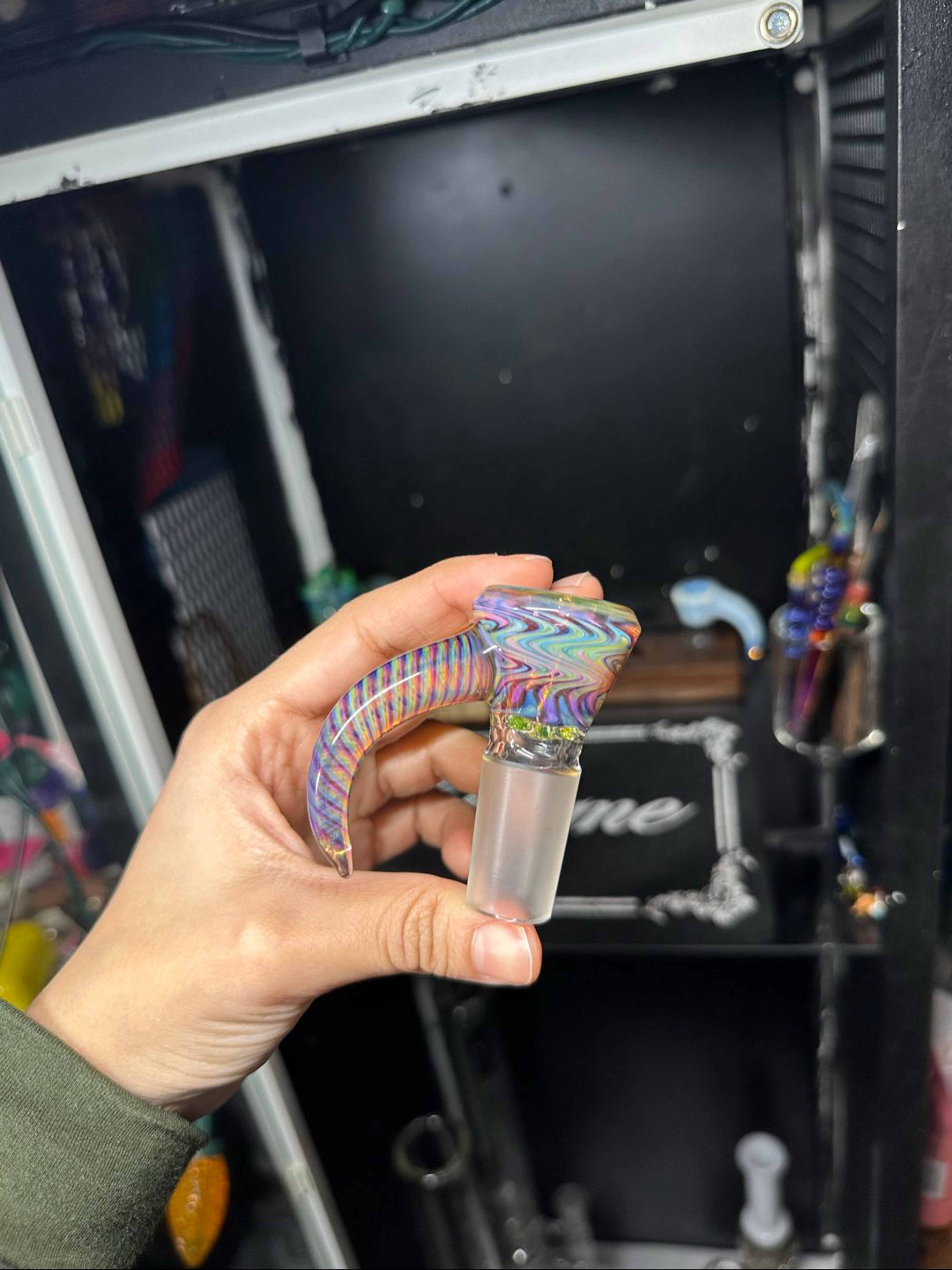 Preview pic of Brad B Glass Slide