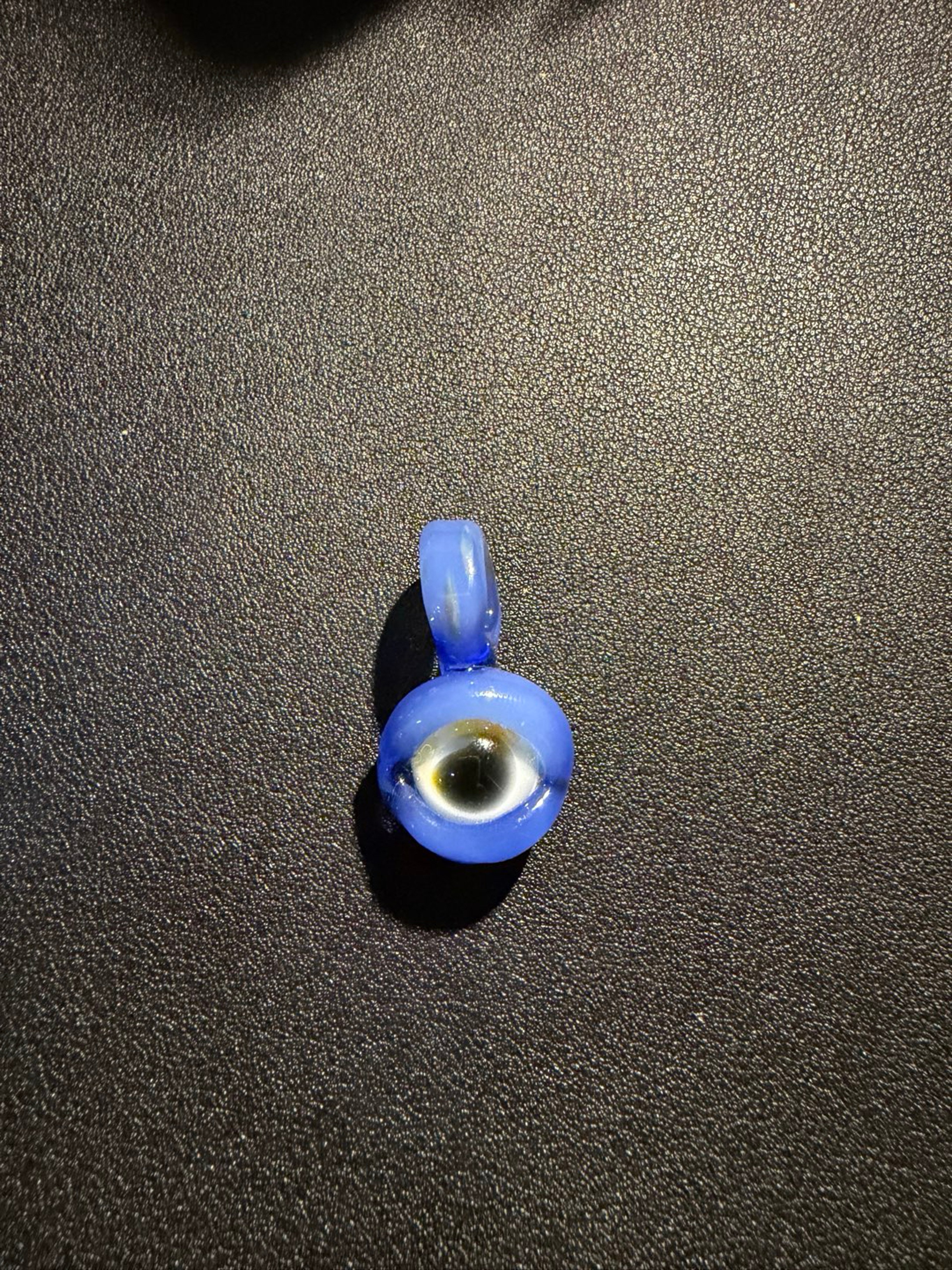 Preview pic of Marvin glass eye pendy