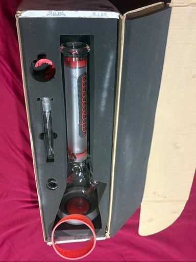 Preview pic of Red Frosted illadelph beaker negotiable