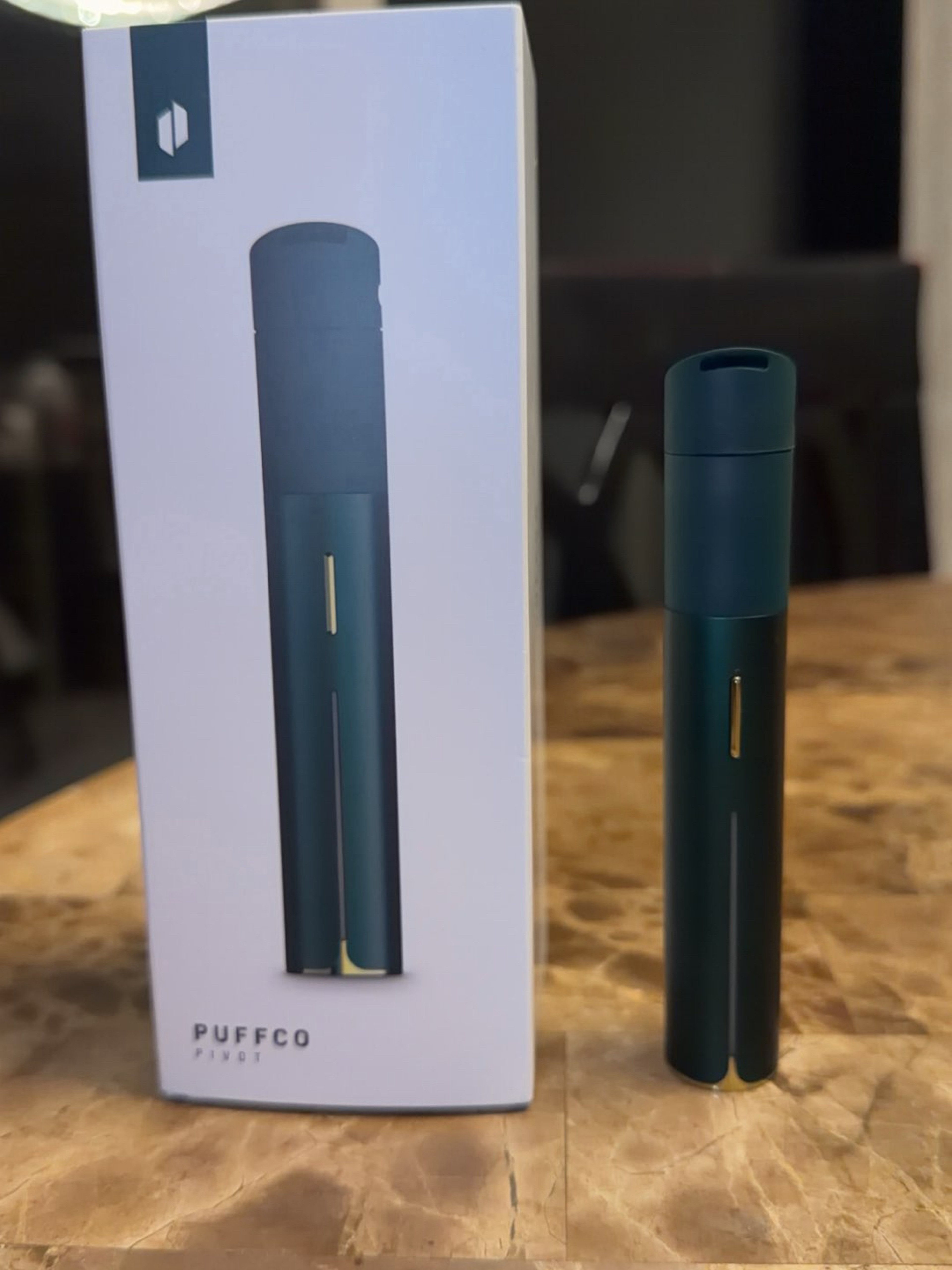Preview pic of Puffco Pivot pine color limited edition