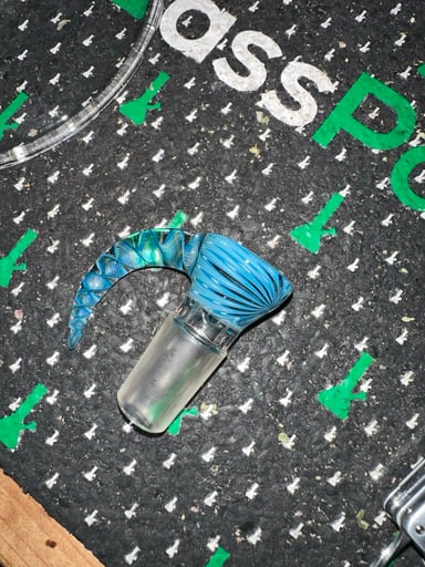 Preview pic of Blue Bow Tie & Retti Steve slide