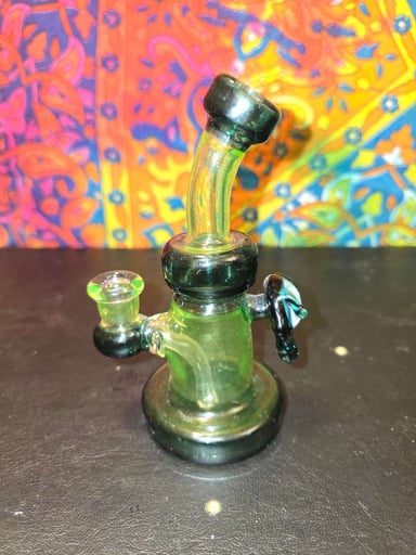 Preview pic of Green Illuminati Mini Rig