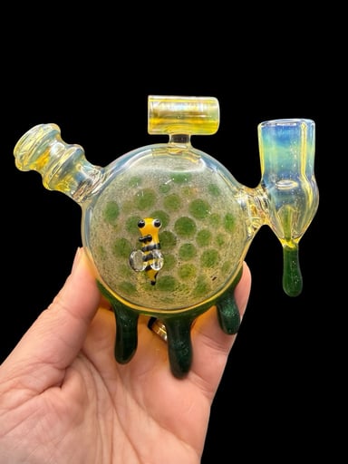 Preview pic of 5” Pendant Honeycomb Rig with honey drips & Bumble Bee (cosmetic defects)