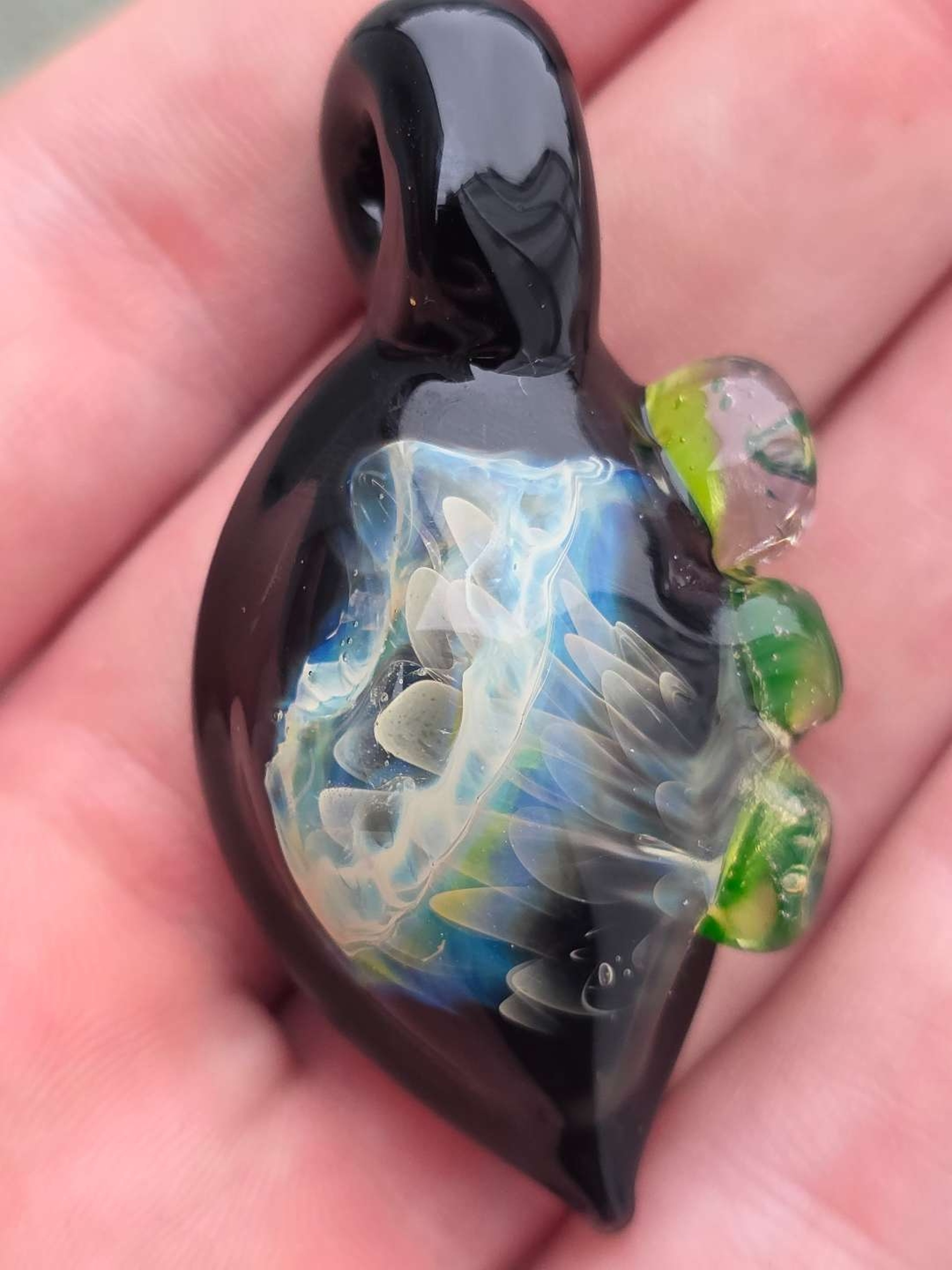 Preview pic of Highlyregardedglass fume pendant