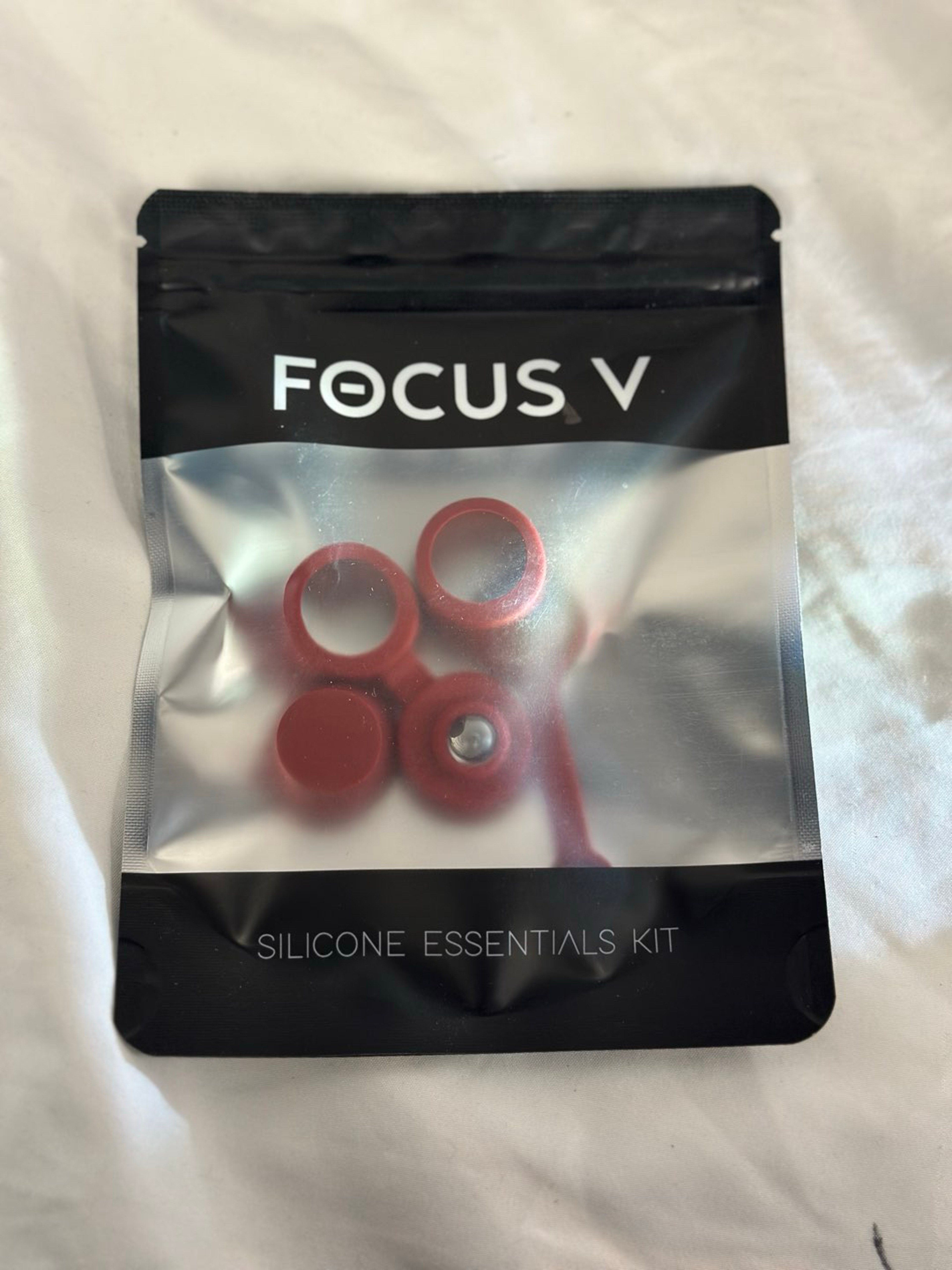 Preview pic of FOCUS V - SILICONE ESSENTIALS KIT - BORDEAUX