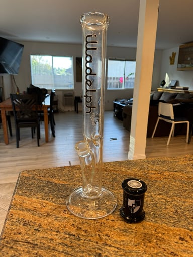 Preview pic of Illadelph 17” Straight Tube Bong + Jar