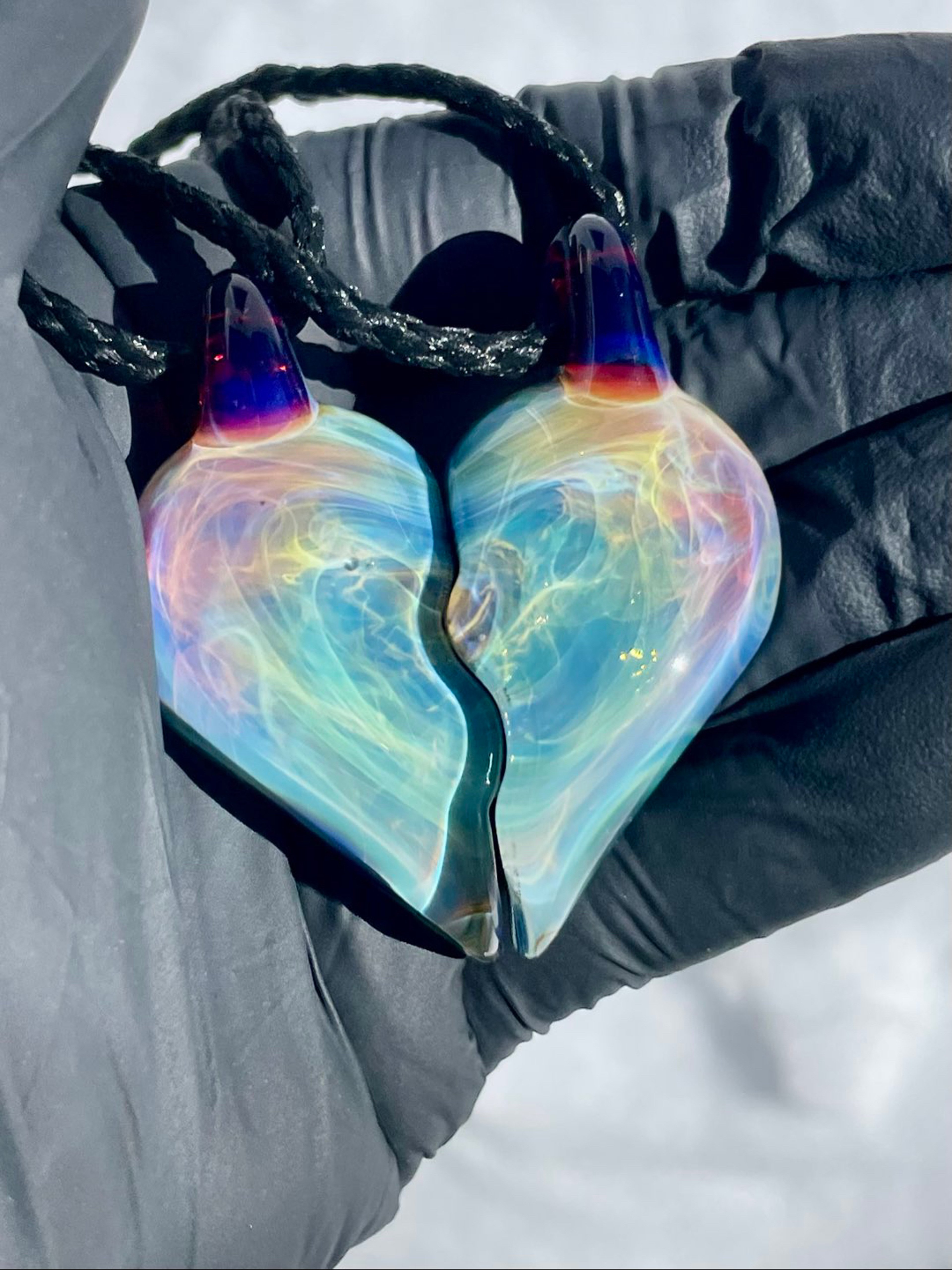 Preview pic of 2 halves heart pendant beerglass