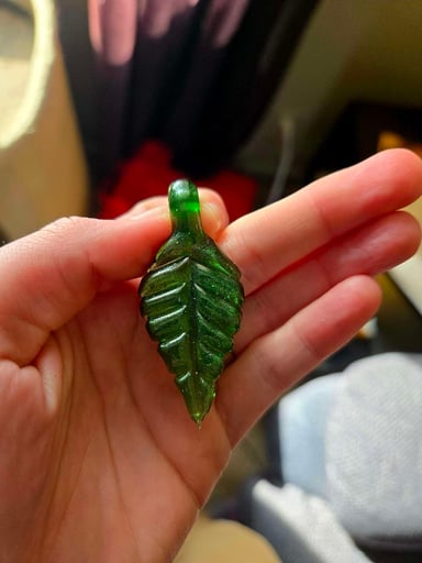 Preview pic of Sparkly Leaf Pendant