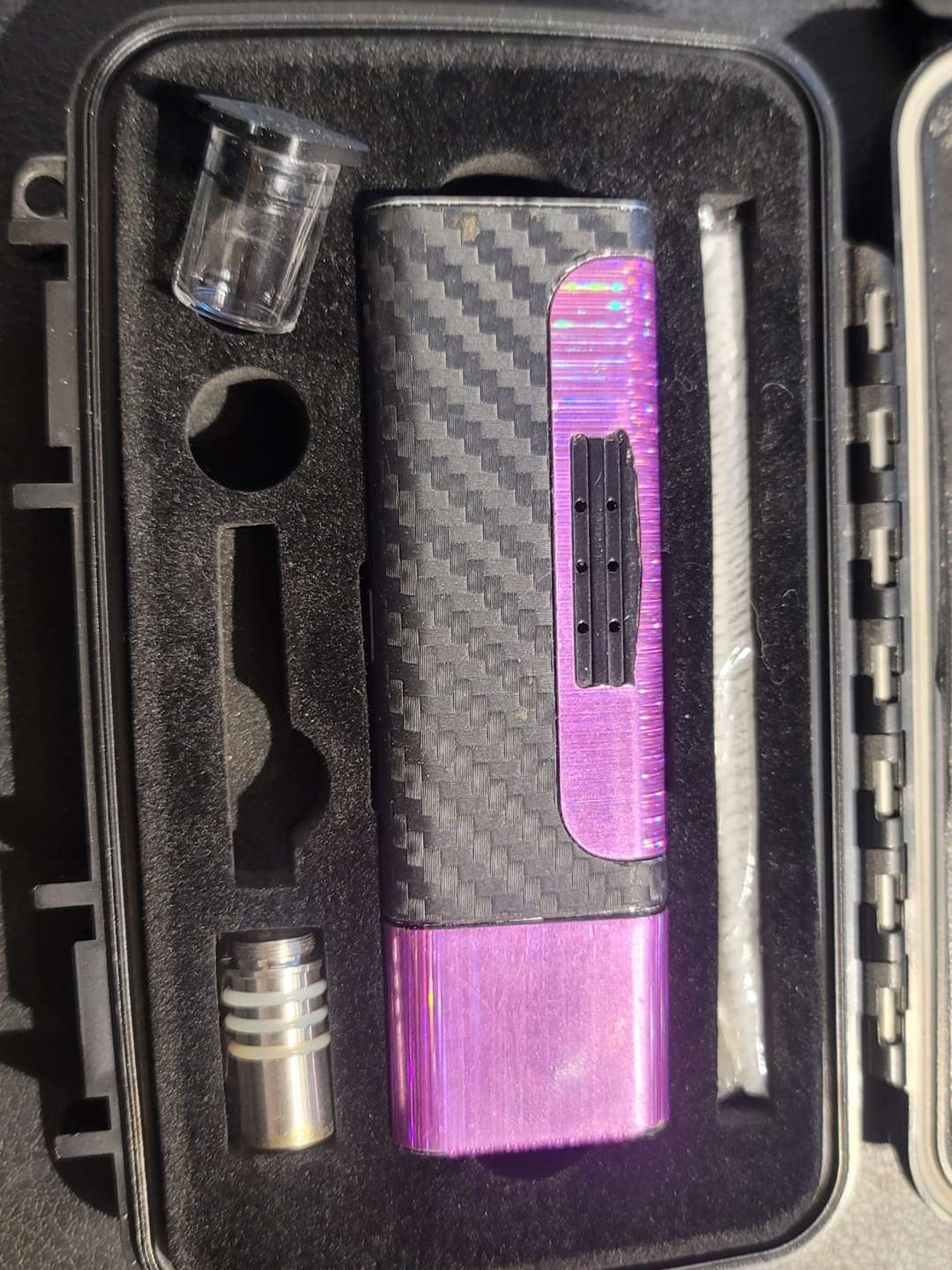 Preview pic of Honey badger with custom wrap. Come with case , tip glass jar and ceramic tip.