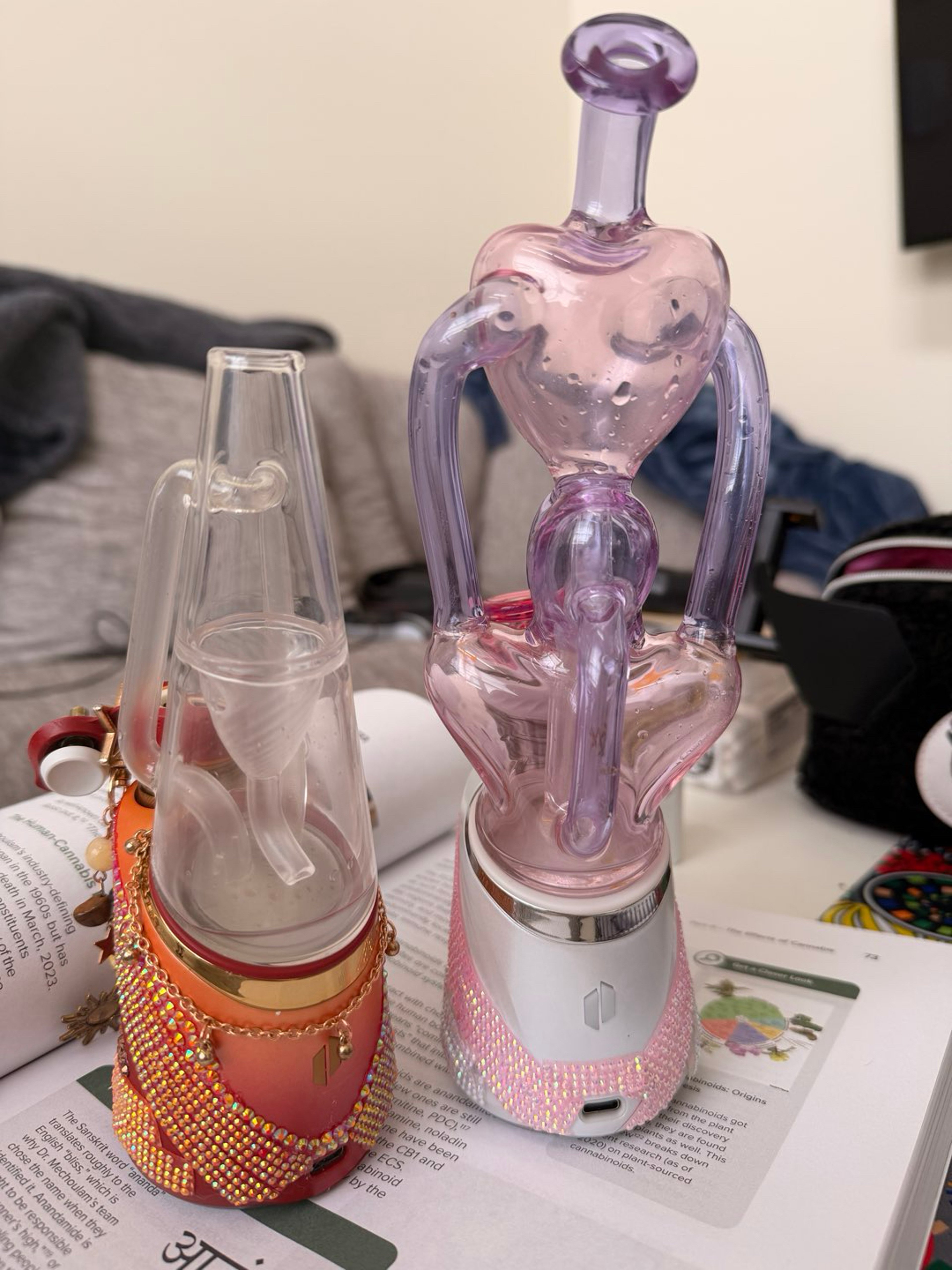 Preview pic of Bedazzled puffco