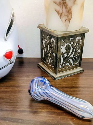 Preview pic of Cobalt blue silver fumed spoon pipe