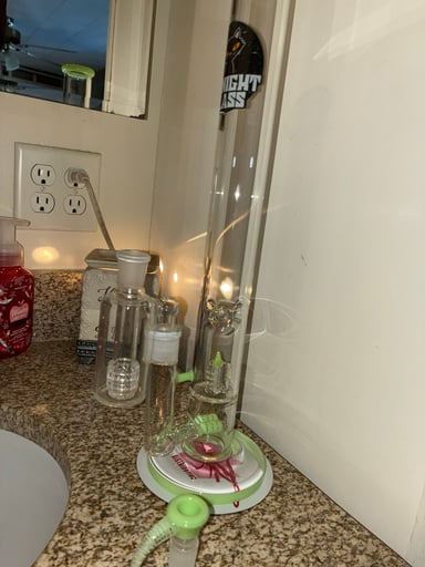 Preview pic of Dual inline inv3 bong