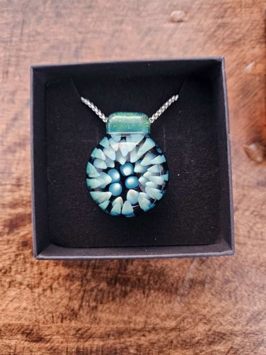 Preview pic of Sparkle Green implosion pendant