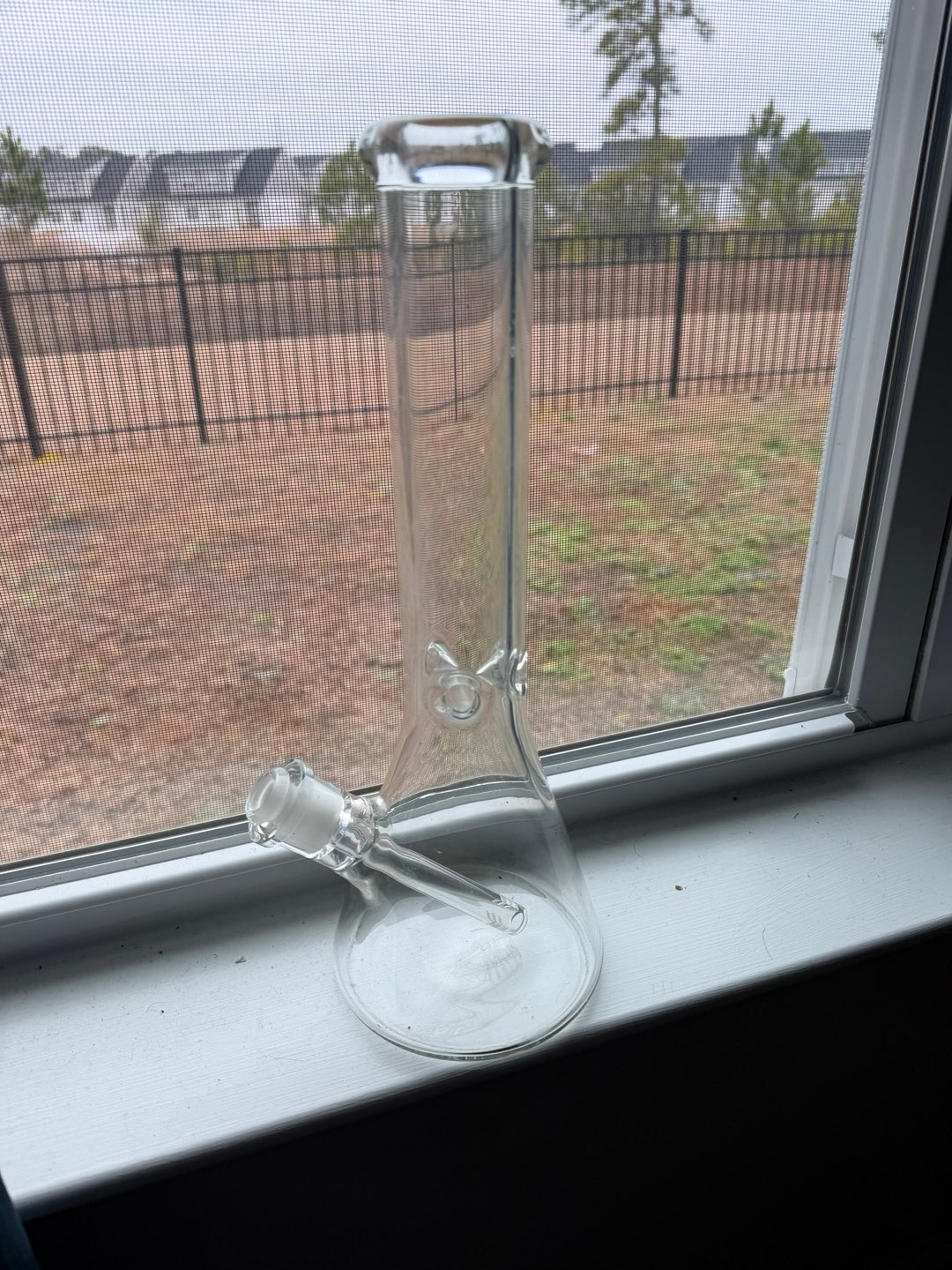 Preview pic of Plain Beaker Bong W Downstem No Bowl