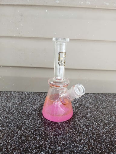 Preview pic of Mini pink glycerin beaker