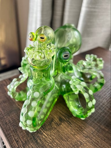 Preview pic of Pacini glass UV octopus with matching ball cap