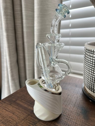 Preview pic of Yarbi Glass Klein recycler puffco attachment CFL