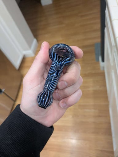 Preview pic of Heady 6 section line worked spoon