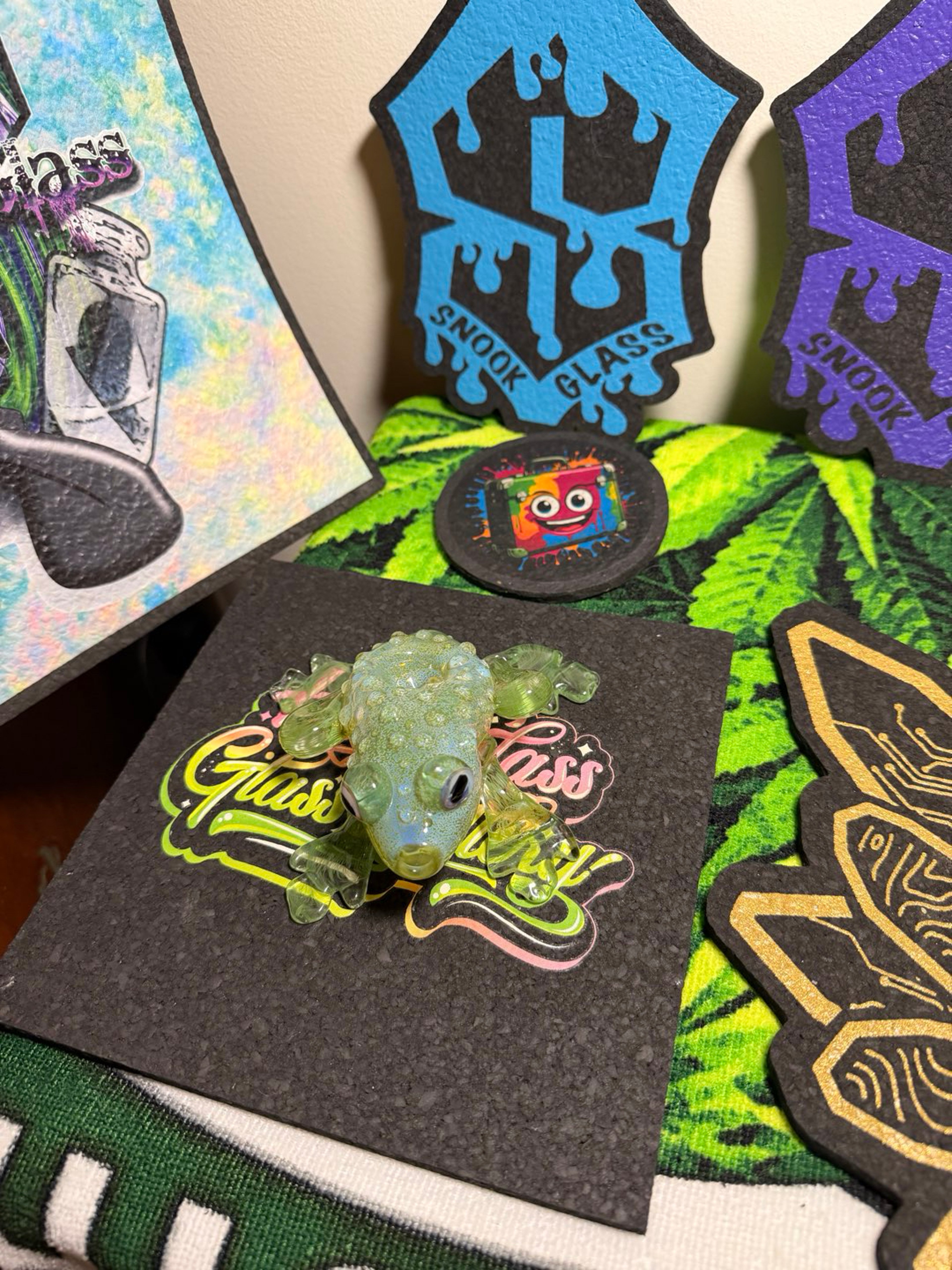 Preview pic of Uv frog pipe