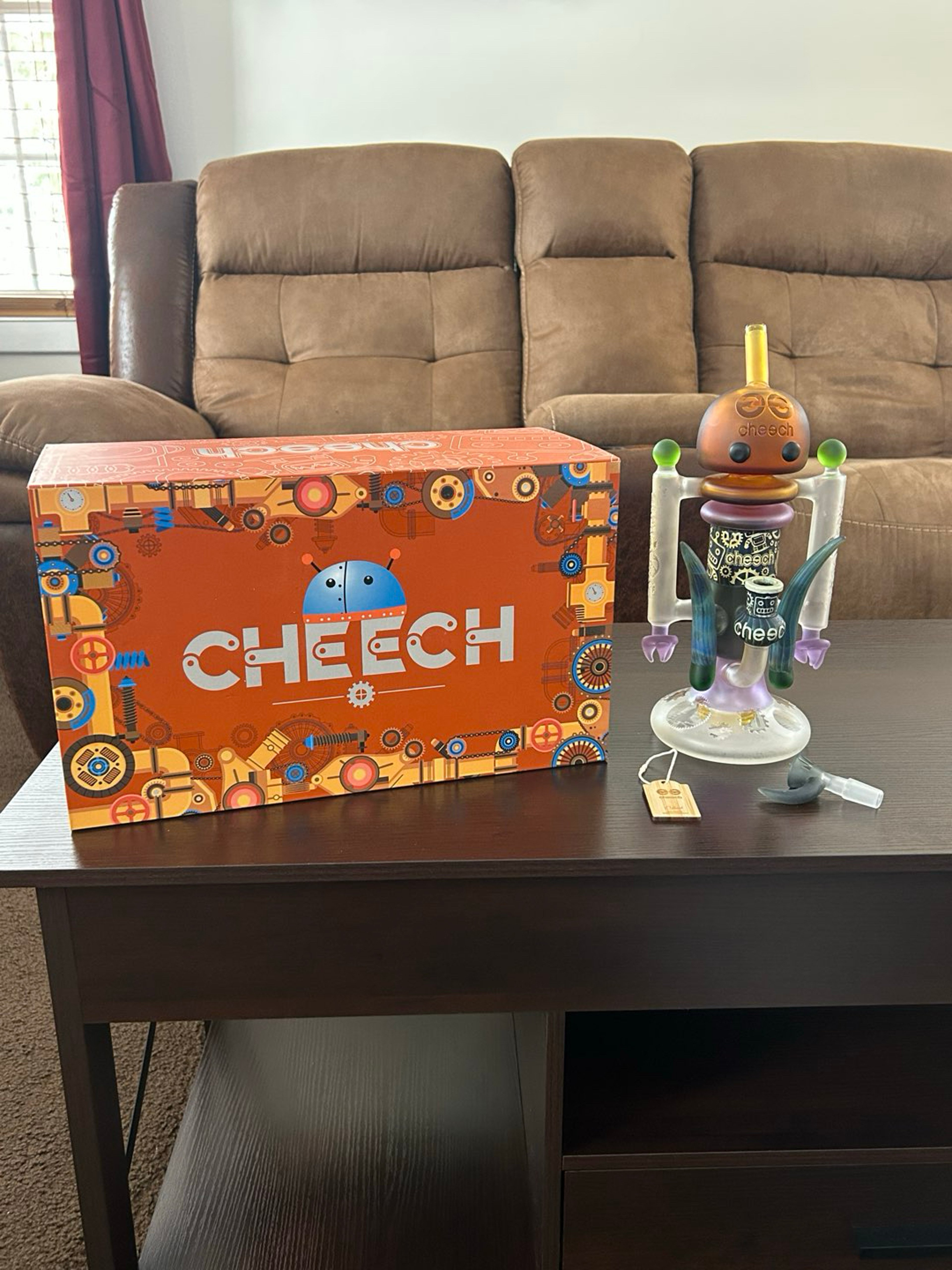 Cheech Glass Robot Bong – Brand New – Original Box & Authenticity Tag – Mint image 0