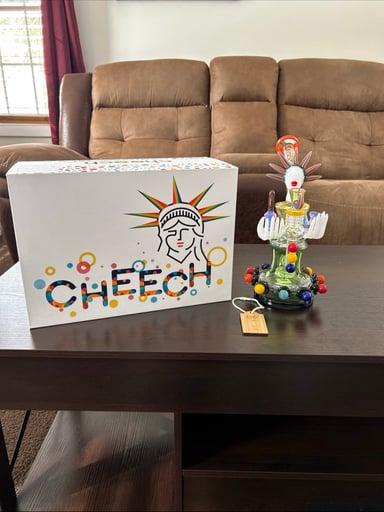 Preview pic of Cheech Glass Statue Bong – Brand New – Full Original Set – Mint Condition