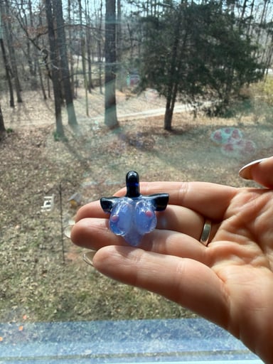 Preview pic of Glass by Ariel Bust pendy