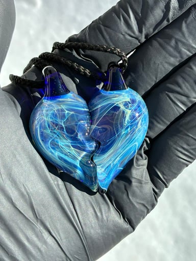 Preview pic of 2 halves heart pendant blue